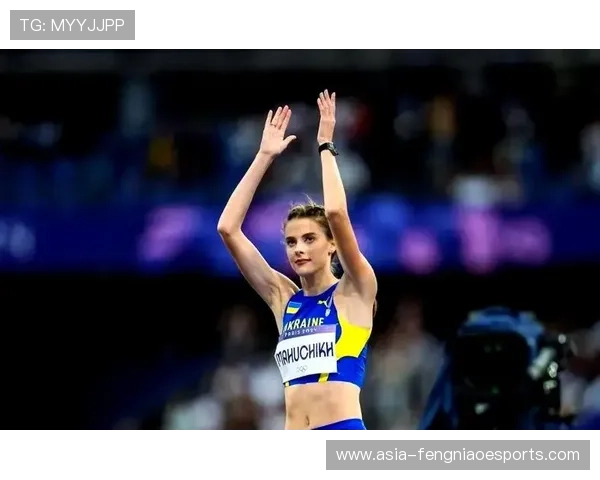 足球明星二代美女现身引关注，颜值与天赋并存备受瞩目